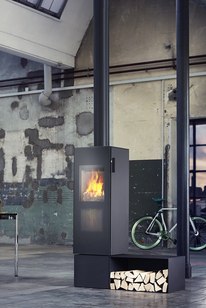 bionic fire STUDIO in black Two flames are created in the bionic fire STUDIO firebox, one upwards and one downwards