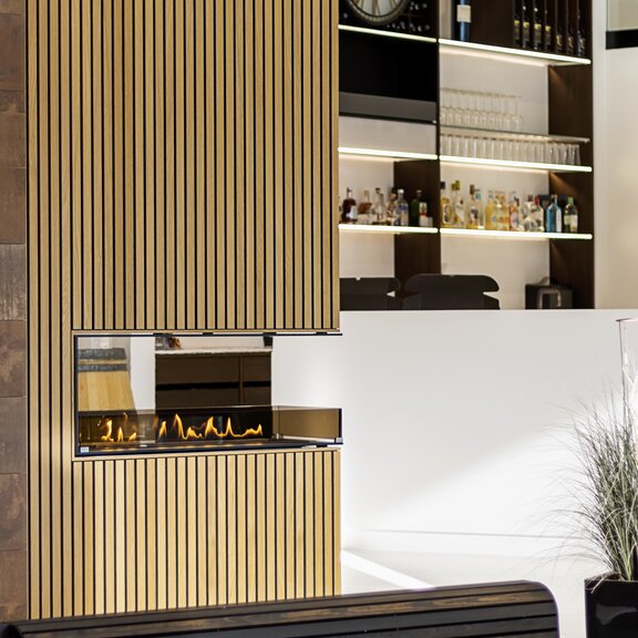 Bruciatore a bioetanolo Pannello Parete Divisorio per ambienti alto Rivestimenti in legno Bar